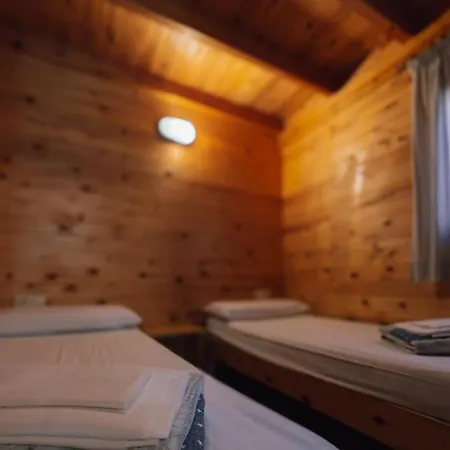 I L'orri Del Pallars Camping Ribera de Montardit